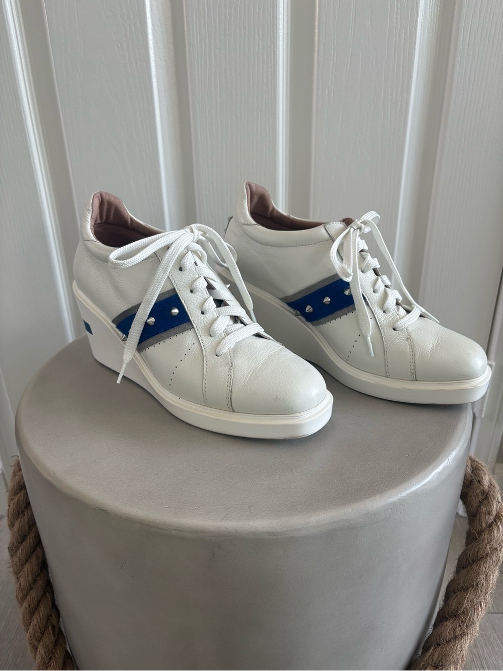 Linea Paolo | Kandis Wedge | White and Blue Studded | sz 9 | Very Good Condition